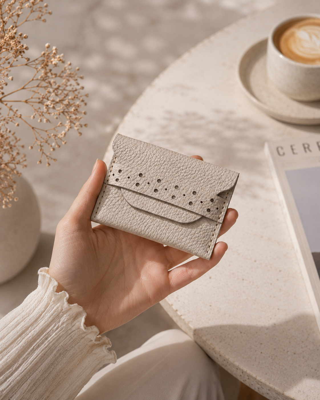 Minimalist Genuine Leather Mini Wallet – Compact Card Holder